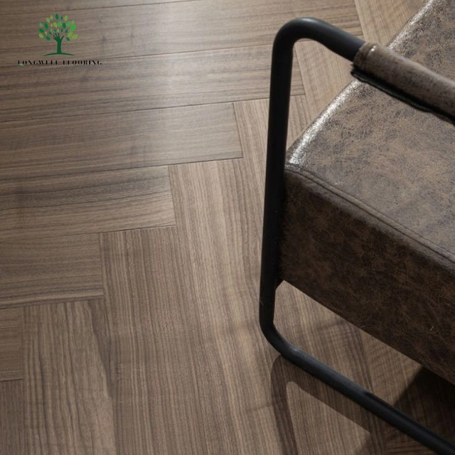 LWD-EB022 أرضيات متعرجة من خشب الجوز الأمريكي الصلب